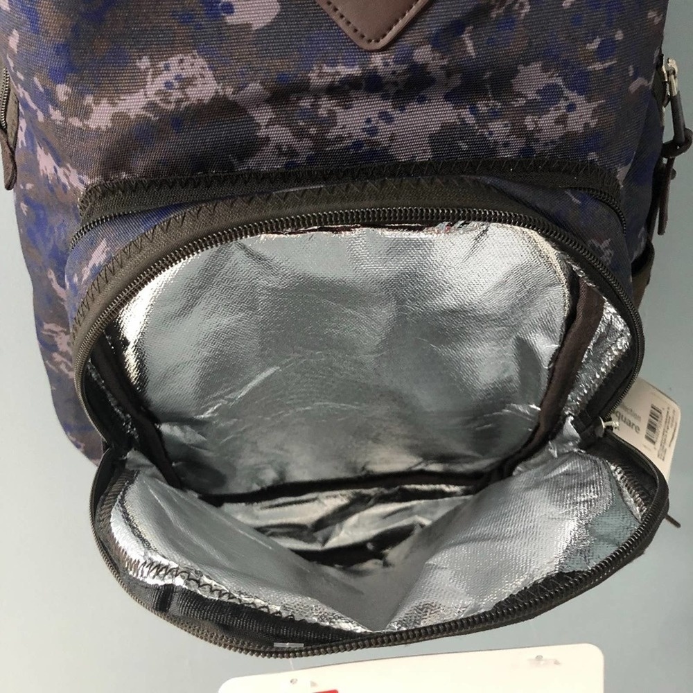 Built NY backpack w/ removable lunch bag - Picture 7 of 8